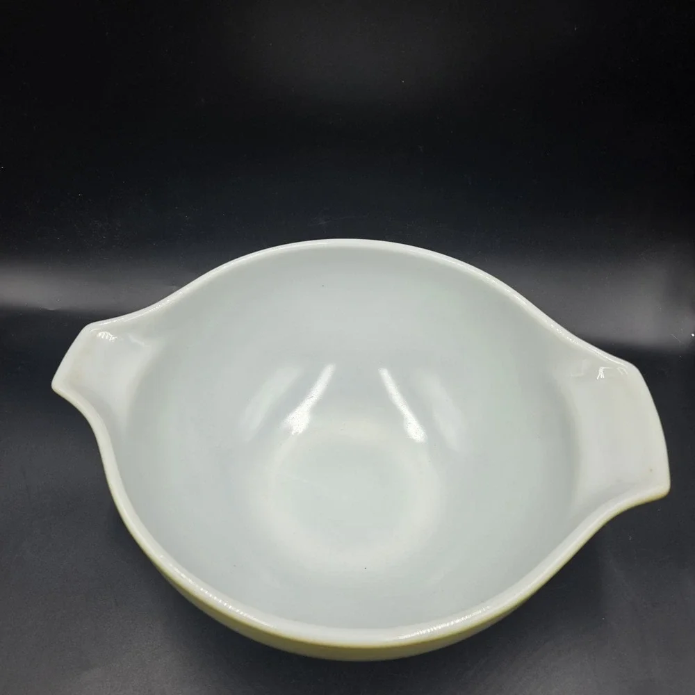 Vintage Pyrex 443 Green avocado cinderella nesting mixing bowl 2.5qt Grandmacore